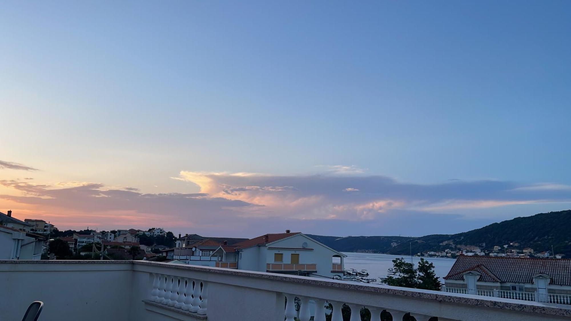 Superior Rooms Sea Side View Rab Town Extérieur photo