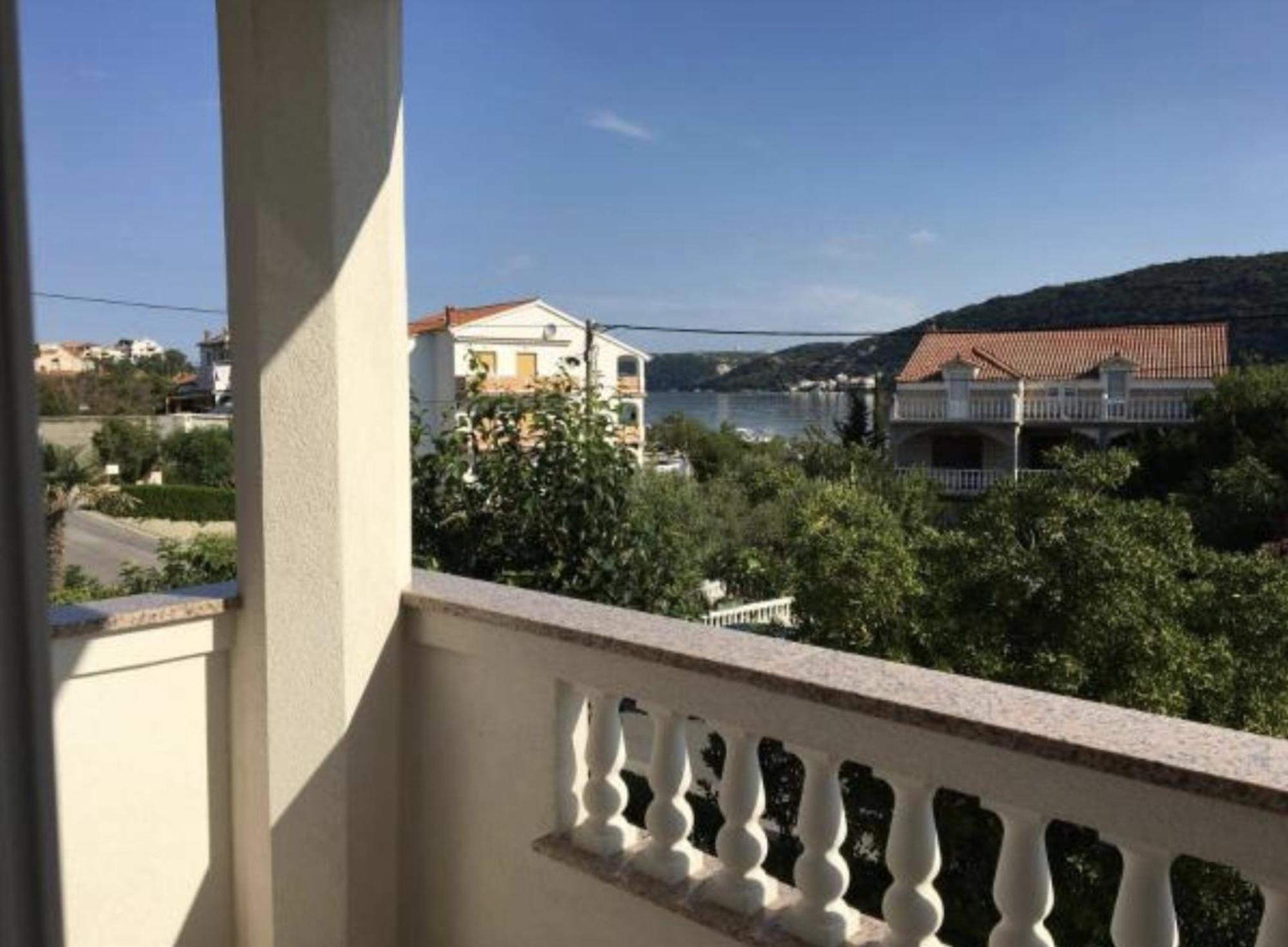 Superior Rooms Sea Side View Rab Town Extérieur photo